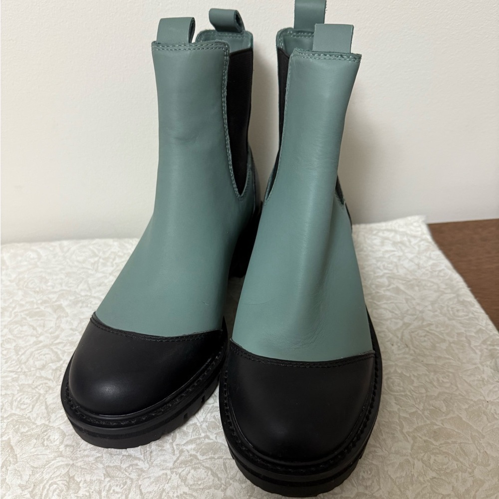 Antonio Melani Dalton Gore Detailed Weather Resistant Leather Lug Sole Booties 6 - Picture 4 of 8